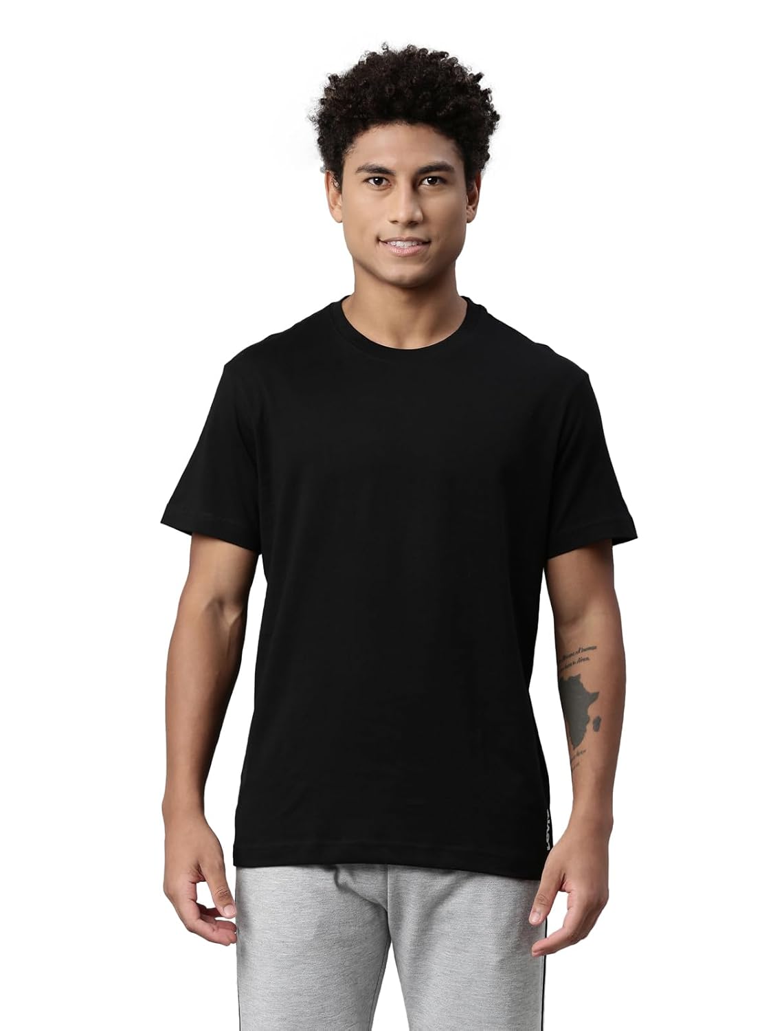 Levi’s 025 Men’s Premium Soft Cotton Solid T-Shirt – Round Neck, Short Sleeves with Side Branding (Pack of 1)